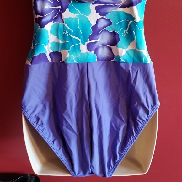 Women's  Plus sz 16 swimsuit - Picture 4 of 4